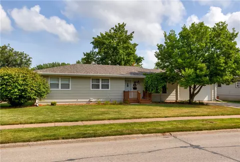 1106 NW 4th St, Ankeny, IA 50023