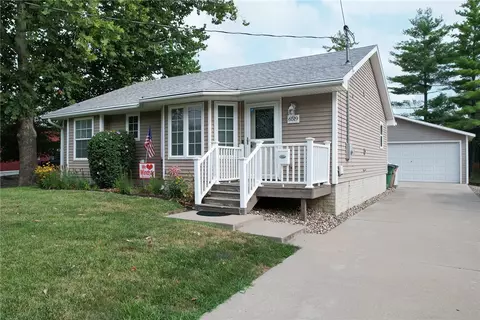 6519 Center St, Windsor Heights, IA 50324