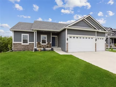 1011 Lynne Dr, Adel, IA 50003