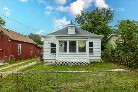 1530 E 19th St, Des Moines, IA 50316