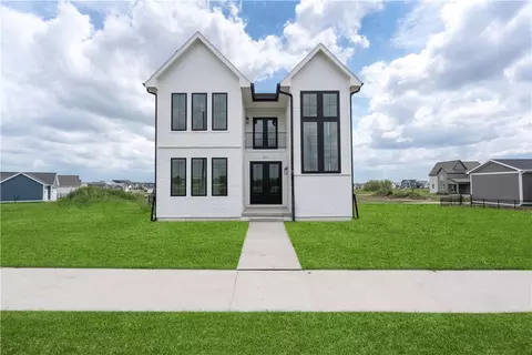 511 SW Magazine Rd, Ankeny, IA 50023