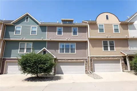 3600 SE Glenstone Dr #403, Grimes, IA 50111