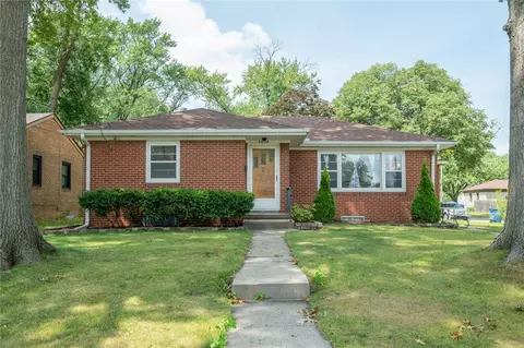4050 39th Pl, Des Moines, IA 50310