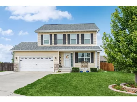 1312 Caitlin Ct SE, Bondurant, IA 50035