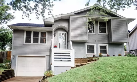 5213 SE 8th St, Des Moines, IA 50315