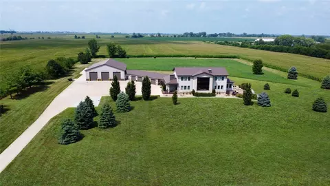8538 NE 54th Ave, Altoona, IA 50009