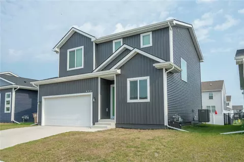 612 1st St NW, Bondurant, IA 50035