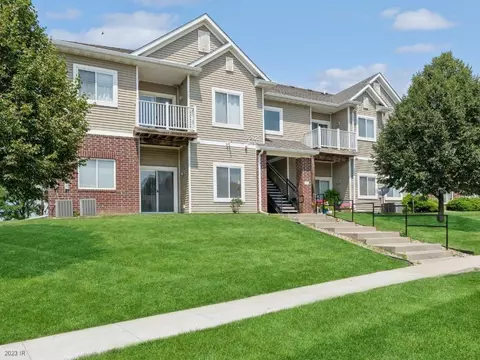 1207 N 6th St #4, Indianola, IA 50125