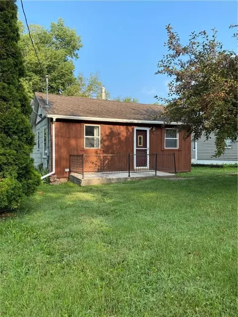 4904 SW 6th St, Des Moines, IA 50315