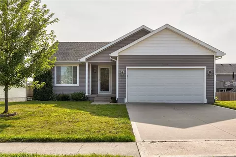 3505 163rd St, Urbandale, IA 50323