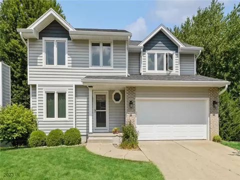 6101 Oakwood Dr, Urbandale, IA 50322