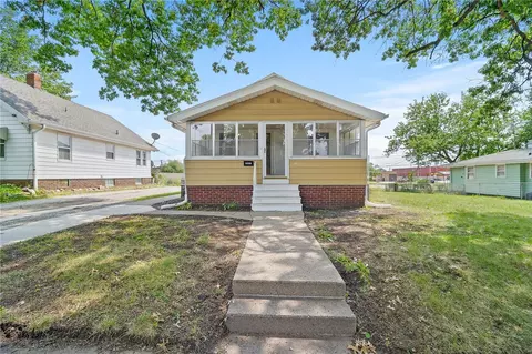 2407 Logan Ave, Des Moines, IA 50317