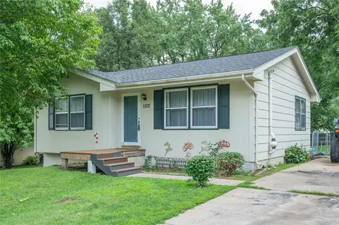 1102 Emma Ave, Des Moines, IA 50315