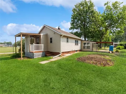 1215 W 4th St S, Newton, IA 50208