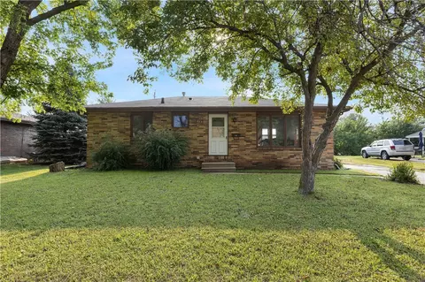 213 NW State St, Ankeny, IA 50023