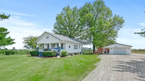 29356 570th St, Chariton, IA 50049