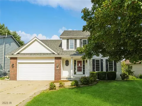 157 56th Pl, West Des Moines, IA 50266