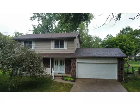 3916 76th St, Urbandale, IA 50322
