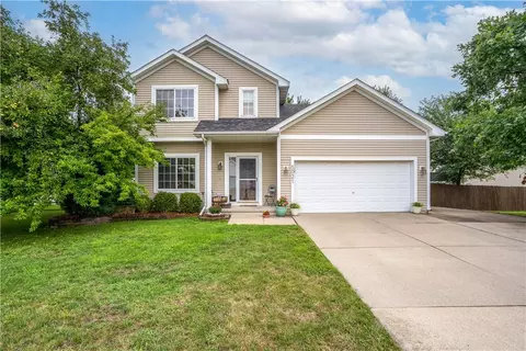 5021 69th St, Urbandale, IA 50322