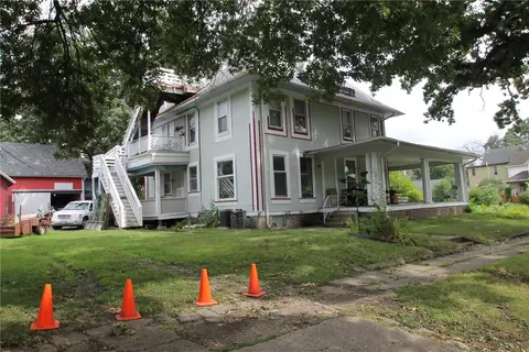 2521 Kingman Blvd, Des Moines, IA 50311