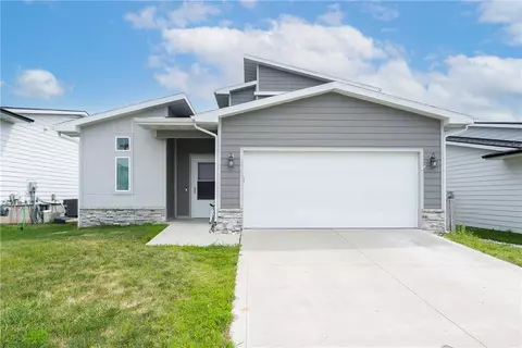 900 NE 14th St, Grimes, IA 50111
