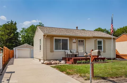 2208 Tichenor St, Des Moines, IA 50317