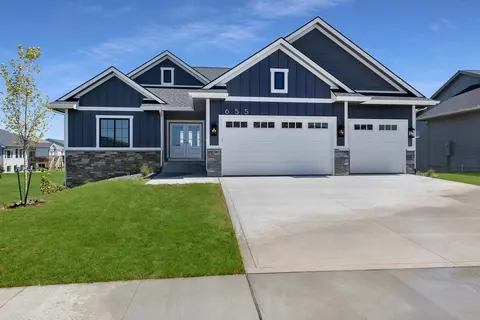 655 Bella St, West Des Moines, IA 50266