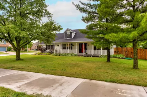 1402 SE Michael Dr, Ankeny, IA 50021