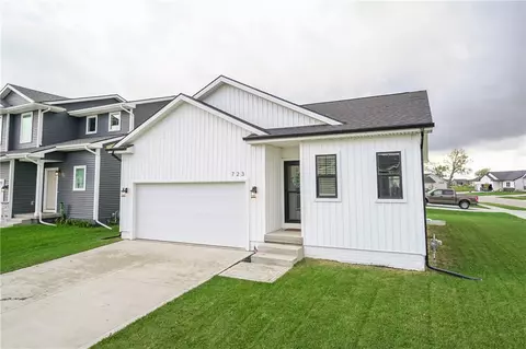 723 1st St NW, Bondurant, IA 50035