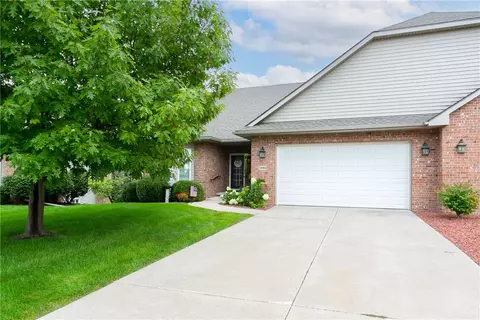 5980 Pommel Cir, West Des Moines, IA 50266