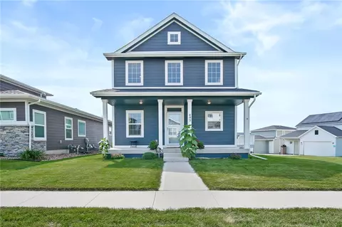 493 S Bluestone Way, West Des Moines, IA 50266
