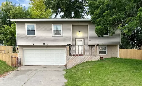503 Newcastle Rd, Marshalltown, IA 50158
