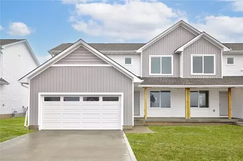 500 7th St NE, Mitchellville, IA 50169