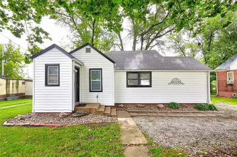 516 2nd St, Redfield, IA 50233