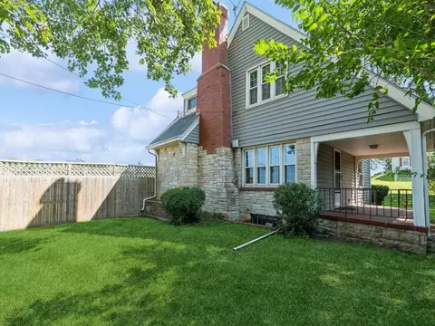 812 62nd Pl, Des Moines, IA 50312