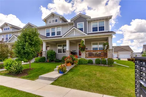 1135 S 91st St, West Des Moines, IA 50266