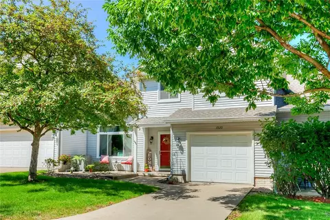 10120 Meredith Dr #6, Urbandale, IA 50322