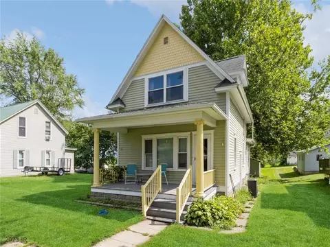 511 6th St, Menlo, IA 50164