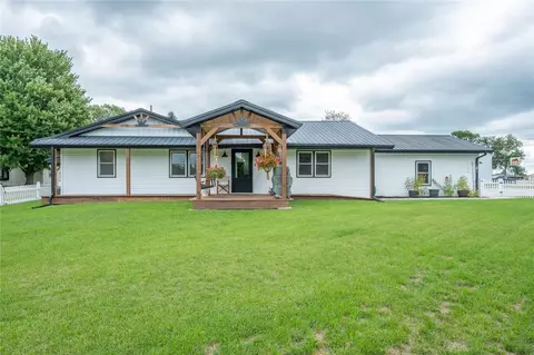 503 S York St, Monroe, IA 50170