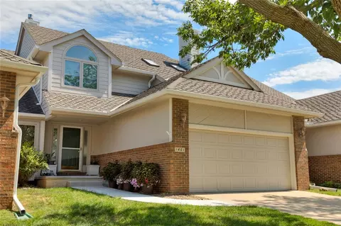 1451 Pompano Dr, Clive, IA 50325