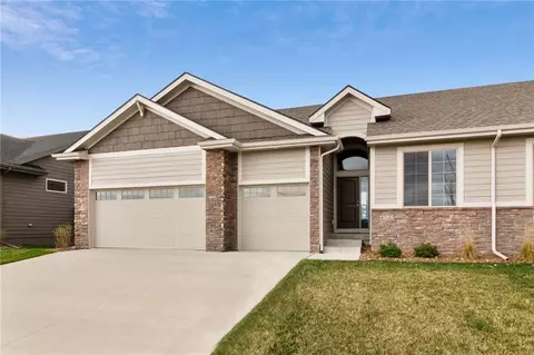 9132 Geanna Ct, West Des Moines, IA 50266
