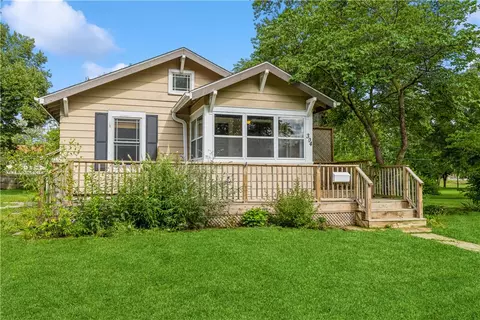 304 S Riverside Dr, Ames, IA 50010
