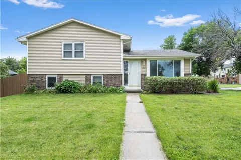 401 NE Stoneridge Blvd, Ankeny, IA 50021