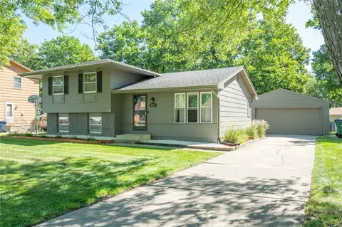 4317 65th St, Urbandale, IA 50322