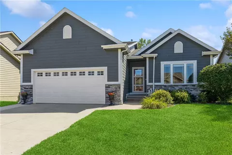 411 NE Pinehurst Cir, Ankeny, IA 50021