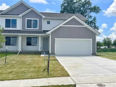 514 7th St NE, Mitchellville, IA 50169