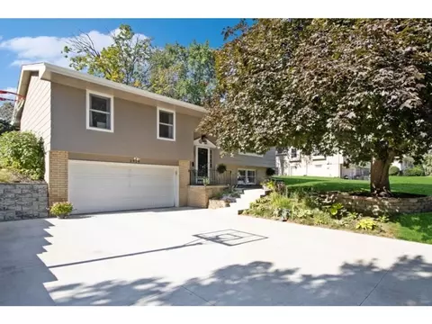 2914 Pleasant St, West Des Moines, IA 50266