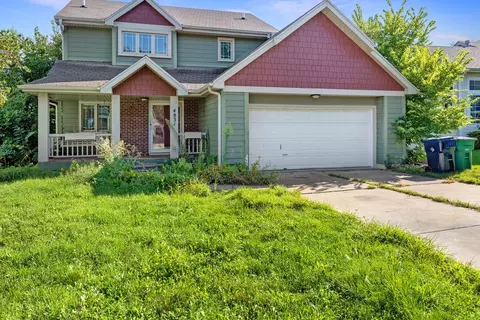 4831 Lockner Dr, Urbandale, IA 50322