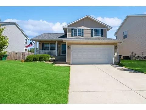 3215 SW Olde Ivy Cir, Ankeny, IA 50023