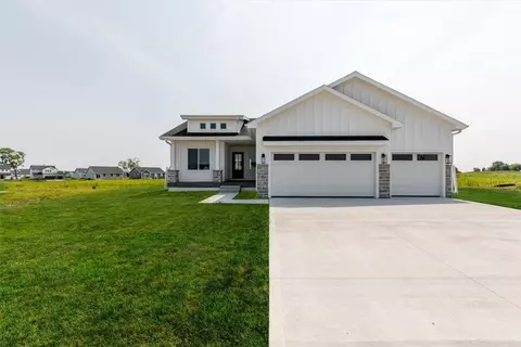 1033 Westridge St SW, Bondurant, IA 50035